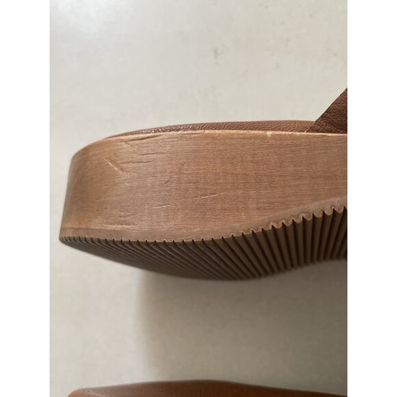 J. Crew Sandals Flats Shoes Thongs Leather Wooden Brown FLAW - Picture 7 of 11